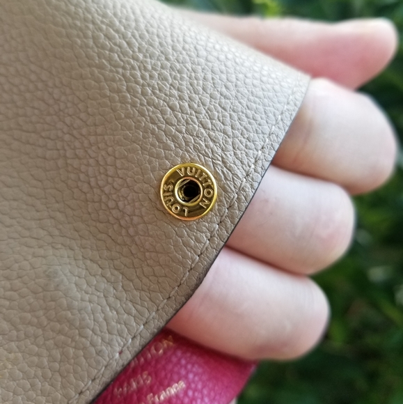 LOUIS  VUITTON  Clemence Leather 4 Ring K… - Picture 13 of 15